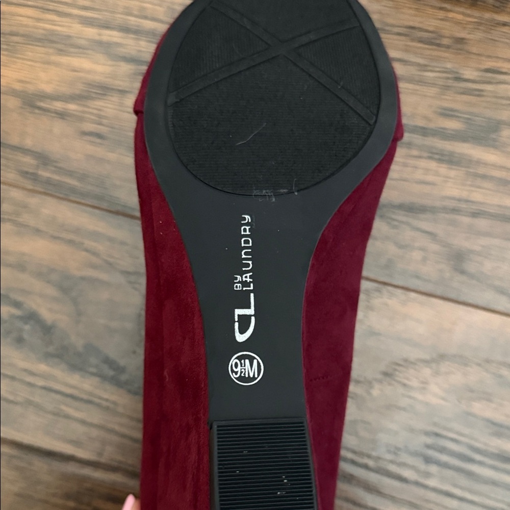 CL by Laundry Burgundy Wedge Shoes - Picture 5 of 5